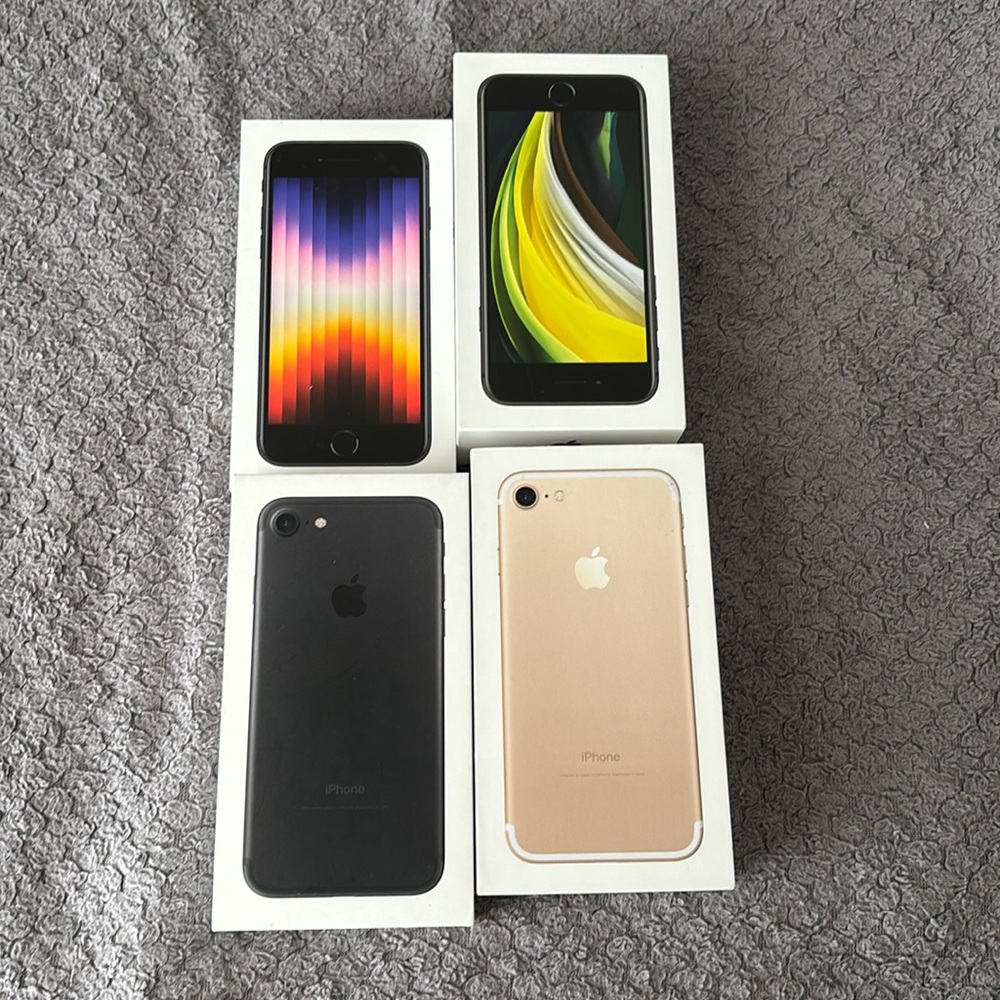 2 iphone 7 empty boxes & two iphone se empty boxes